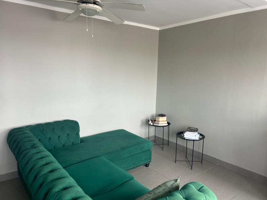 To Let 1 Bedroom Property for Rent in Quigney Eastern Cape